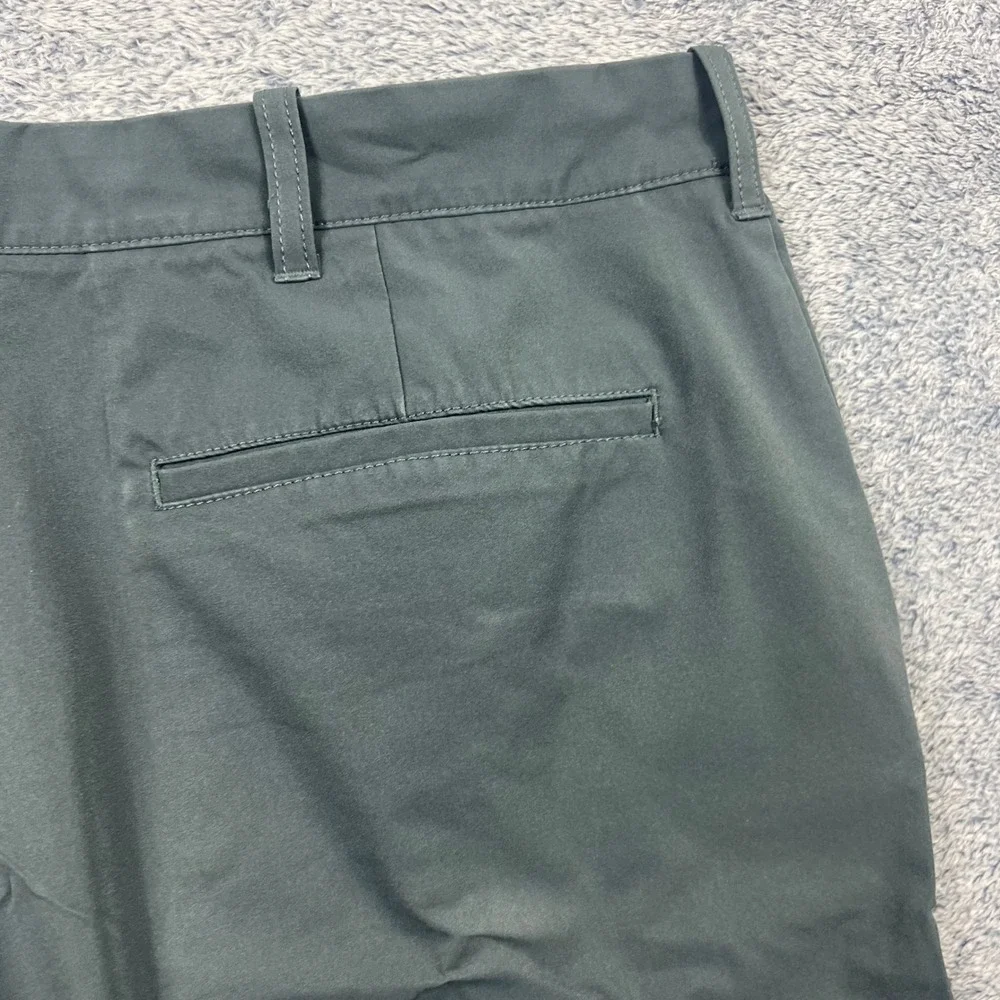 J.Crew Mens 33 Gray Tech Shorts 7 Inseam Performance Casual